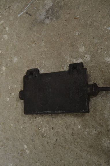 (n-6538) Vanad päevinäinud vahvlirauad