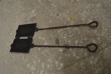 (n-6538) Vanad päevinäinud vahvlirauad