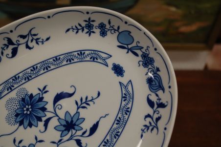 (n-6546) Jlmenau, Henneberg Porzellan, Echt Kobalt, sibulamustriga ovaalne vaagen (n-6546) Jlmenau, Henneberg Porzellan, Echt Kobalt, sibulamustriga ovaalne vaagen