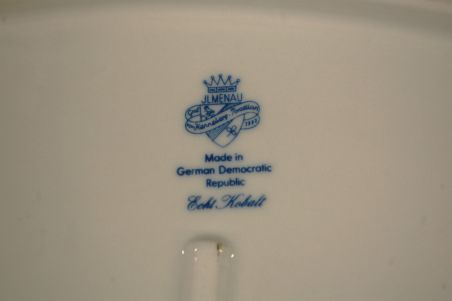 (n-6546) Jlmenau, Henneberg Porzellan, Echt Kobalt, sibulamustriga ovaalne vaagen (n-6546) Jlmenau, Henneberg Porzellan, Echt Kobalt, sibulamustriga ovaalne vaagen