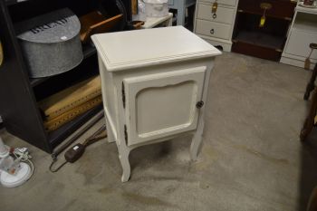 (n-6552) Valge öökapp