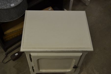 (n-6552) Valge öökapp (n-6552) Valge öökapp