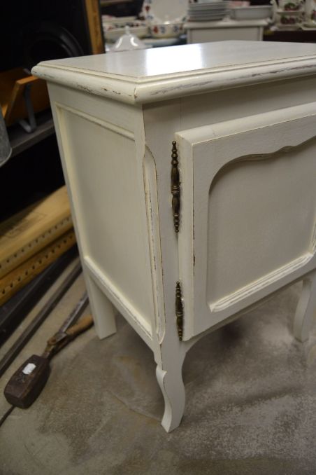 (n-6552) Valge öökapp (n-6552) Valge öökapp