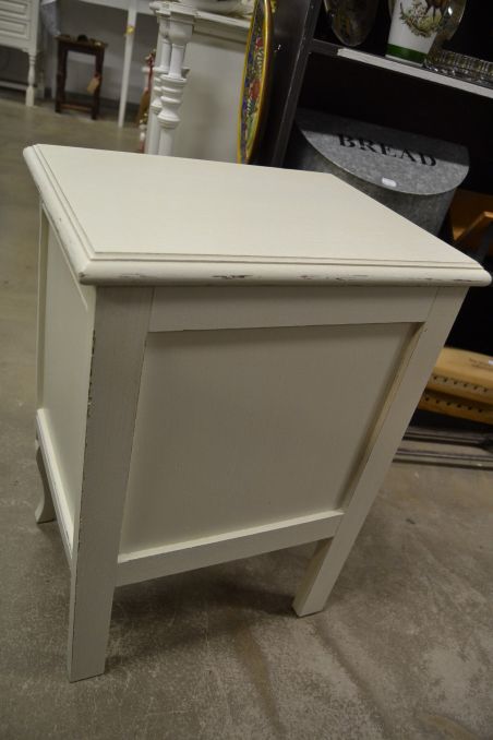 (n-6552) Valge öökapp (n-6552) Valge öökapp