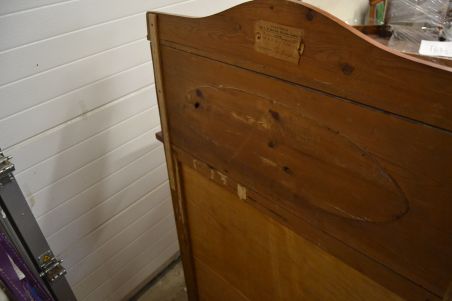 (L-583) Peegliga kummut (L-583) Peegliga kummut