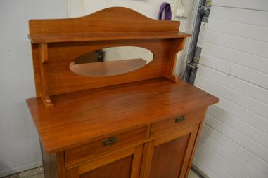 (L-583) Peegliga kummut