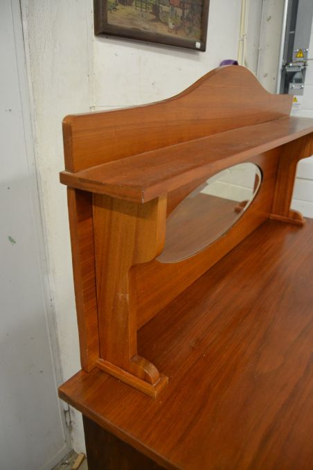 (L-583) Peegliga kummut (L-583) Peegliga kummut