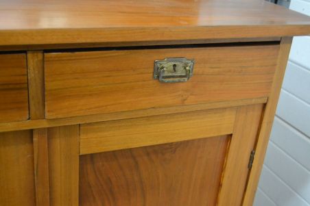 (L-583) Peegliga kummut (L-583) Peegliga kummut