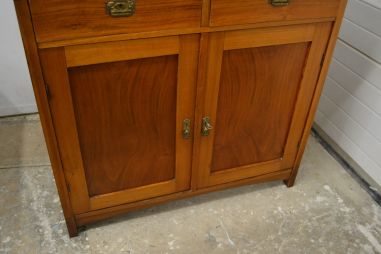 (L-583) Peegliga kummut