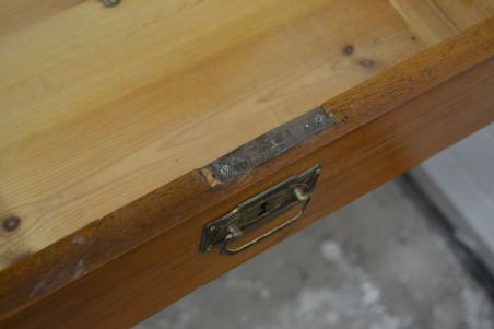 (L-583) Peegliga kummut (L-583) Peegliga kummut