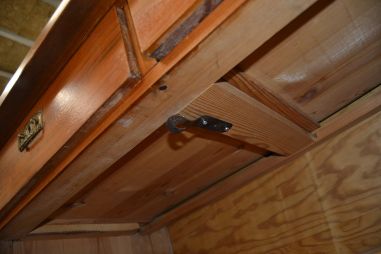 (L-583) Peegliga kummut