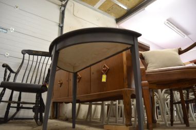 (L-547/3) Tumehall konsoollaud