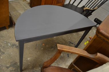 (L-547/3) Tumehall konsoollaud