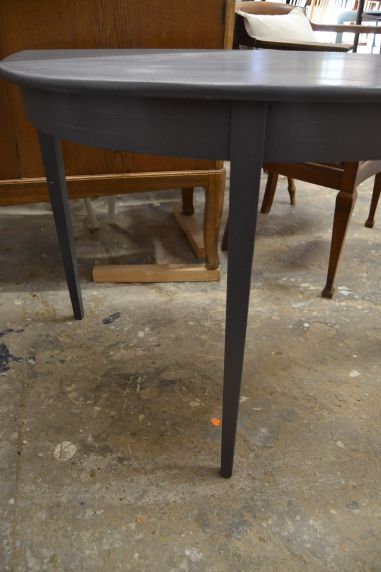 (L-547/3) Tumehall konsoollaud