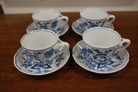 (n-6566/2) Bleu Danube, sibulamustriga kohvitassid-taldrikud, 4tk (n-6566/2) Bleu Danube, sibulamustriga kohvitassid-taldrikud, 4tk
