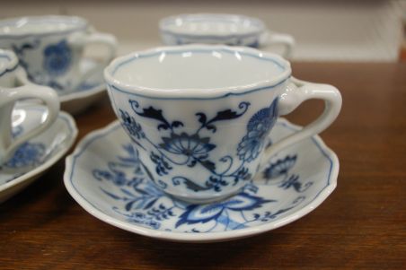 (n-6566/2) Bleu Danube, sibulamustriga kohvitassid-taldrikud, 4tk (n-6566/2) Bleu Danube, sibulamustriga kohvitassid-taldrikud, 4tk