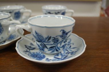 (n-6566/2) Bleu Danube, sibulamustriga kohvitassid-taldrikud, 4tk