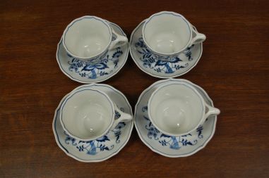 (n-6566/2) Bleu Danube, sibulamustriga kohvitassid-taldrikud, 4tk