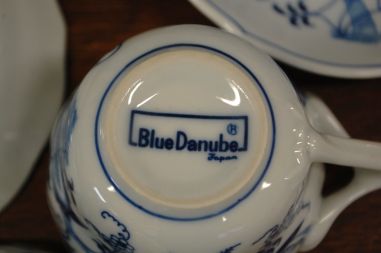 (n-6566/2) Bleu Danube, sibulamustriga kohvitassid-taldrikud, 4tk