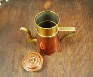 (n-6584) Metallist kann sõelaga