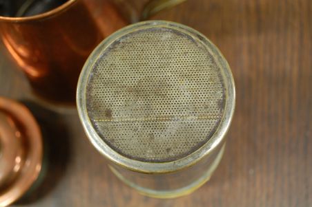 (n-6584) Metallist kann sõelaga