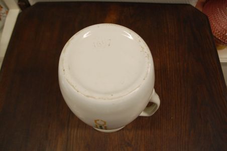 (n-6593) Suur õunapuudega kann