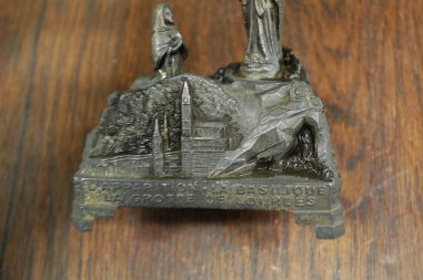 (n-6649) La Grotte de Lourdes,  metallist mängutoos