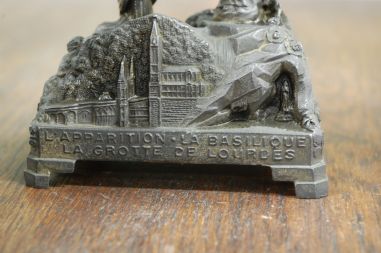 (n-6649) La Grotte de Lourdes,  metallist mängutoos