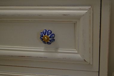 (L-586) Valge 2 sahtliga kummut