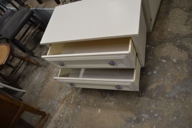 (L-586) Valge 2 sahtliga kummut