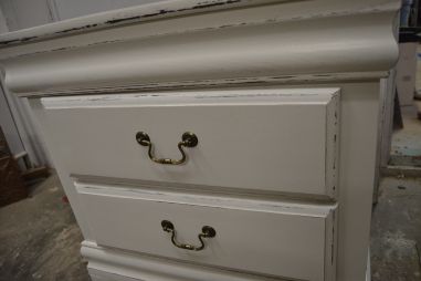 (L-588) Valge kahe sahtliga kummut