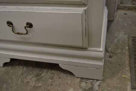 (L-588) Valge kahe sahtliga kummut (L-588) Valge kahe sahtliga kummut