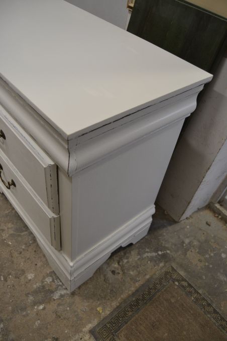 (L-588) Valge kahe sahtliga kummut (L-588) Valge kahe sahtliga kummut