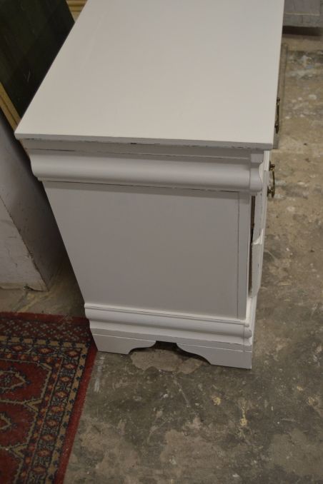 (L-588) Valge kahe sahtliga kummut (L-588) Valge kahe sahtliga kummut