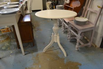 (L-591) Valge lauake