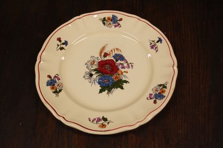 (n-6705) Sarreguemines, Agreste moonide-ja rukkililledega vaagen (n-6705) Sarreguemines, Agreste moonide-ja rukkililledega vaagen