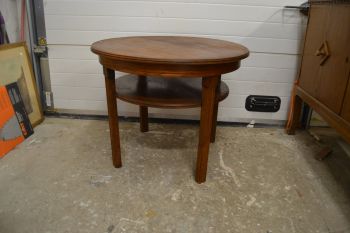 (L-596) Kahe tasapinnaga tammest diivanilaud