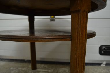 (L-596) Kahe tasapinnaga tammest diivanilaud