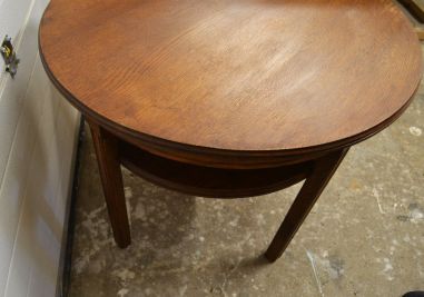 (L-596) Kahe tasapinnaga tammest diivanilaud