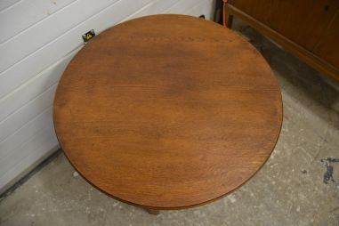 (L-596) Kahe tasapinnaga tammest diivanilaud