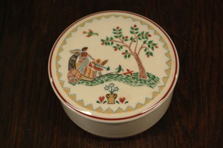 (n-6714) Villeroy & Boch American Sampler, kaanega toos