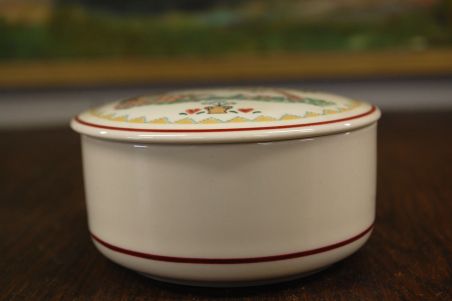 (n-6714) Villeroy & Boch American Sampler, kaanega toos