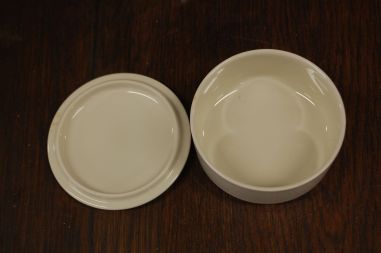 (n-6714) Villeroy & Boch American Sampler, kaanega toos