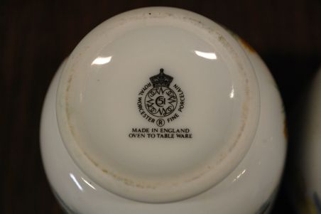 (n-6715) Royal Worcester, munatopsid, 2tk