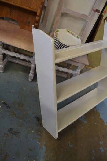 (L-600) Valge seinariiul 2