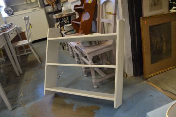 (L-600) Valge seinariiul