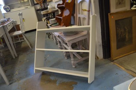 (L-600) Valge seinariiul (L-600) Valge seinariiul