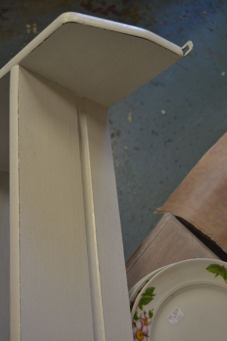 (L-600) Valge seinariiul (L-600) Valge seinariiul