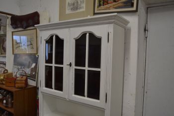 (L-605) Valge puhvetkapp 2