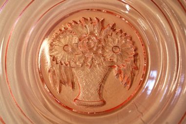 (n-6745) Roosa klaasvaagen/kauss